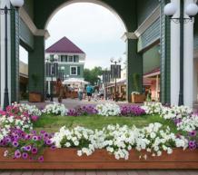 Фото Vnukovo Outlet Village - аутлет-центр. Материал: Фиброцементный сайдинг Cedral | . Фото № 1947634610