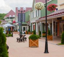 Фото Vnukovo Outlet Village - аутлет-центр. Материал: Фиброцементный сайдинг Cedral | . Фото № 1026055753